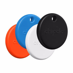 „Chipolo POP“ – „Bluetooth“ sekiklis su keičiamu akumuliatoriumi, skirtas „iOS“ ir „Android“ įrenginiams, 4 vnt. rinkinys – juoda, balta, raudona, mėlyna