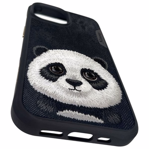 Nimmy Big Eyed Pet 2.0 panda dėklas iPhone 15 - juodas