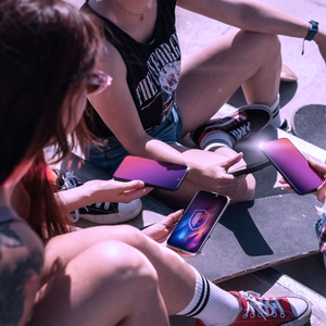 3mk Vaivorykštinis privatumo apsauginis stiklas Apple iPhone 16e