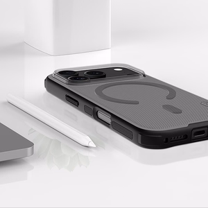 "Nillkin Super Frosted Shield Pro MagSafe" dėklas, suderinamas su "iPhone 17 Pro" - skaidrus, juodas