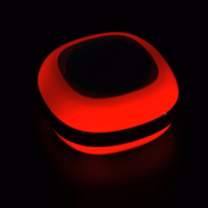 Nešiojamas garsiakalbis su Bluetooth, radijo ir spalvingomis LED lemputėmis