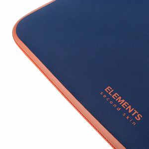 Mėlyna Tucano Elements 2 4 mm neopreno įmautė MacBook Air 13 col. (2018–2024), MacBook Pro 13 col. (2016–2022) ir 12 col. nešiojamiesiems kompiuteriams