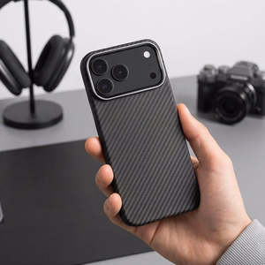 Tech-Protect Ion Carbon MagSafe dėklas iPhone 18 Pro Max / 17 Pro Max – juodas ir sidabrinis
