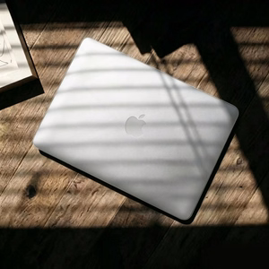 Tech-Protect Softshell deklas MacBook Air 13 colio 2023 / 2024 / 2025 / 2026, skaidrus