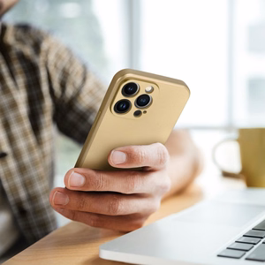 METALLIC dėklas telefonui IPHONE 17 auksinis