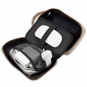 Guess Krepšys GUHBHGCFSEW Organizer rudas/rudas GCube Stripe