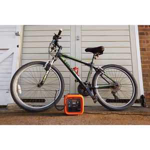 BLACK+DECKER ASI400-XJ – oro kompresorius, iki 11 bar