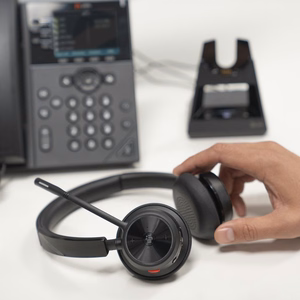 Poly Voyager 4320-M + USB-A į USB-C laidas + BT700 raktas