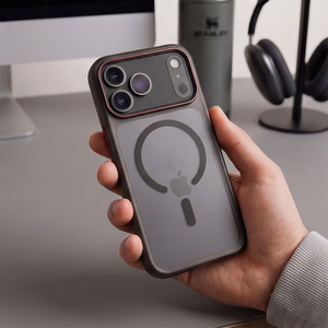Tech-Protect MagCam MagSafe dėklas, skirtas iPhone 18 Pro / 17 Pro, matinis juodas ir raudonas