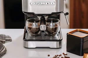 Pusiau automatinis kavos aparatas TEESA AROMA 450