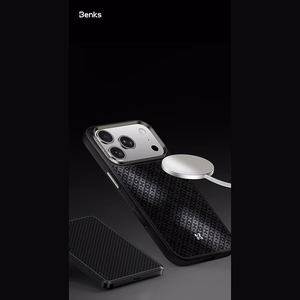 Juodas „Benks Magnetic Armor Pro Armor Grid 600D“ kevlaro dėklas su metaliniu rėmeliu (C.K.FL.AP.BK.B072), skirtas iPhone 18 Pro / iPhone 17 Pro su „Camera Control“ mygtuku