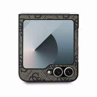 Guess Odinis 4G Metalinis Logotipas Dėklas telefonui Samsung Galaxy Z Flip 6 - Ruda