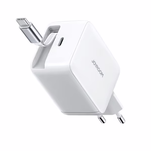 Joyroom JR-TCL06 67W GaN sieninis įkroviklis su įmontuotu ištraukiamu USB-C kabeliu - baltas