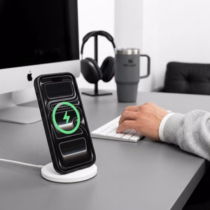 Tech-Protect Magmat MagSafe CC dėklas, skirtas iPhone 17 Pro / 18 Pro – skaidrus juodas
