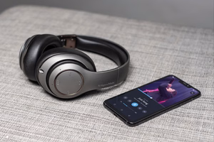 Kruger&Matz Street 3 Wireless belaidės ausis gaubiančios ausinės, juodos