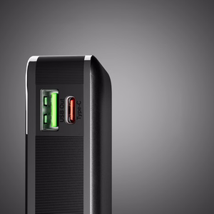 Išorinė baterija SBS 10000 mAh 20W su įmontuotu USB-C kabeliu ir skaitmenine indikacija - juoda