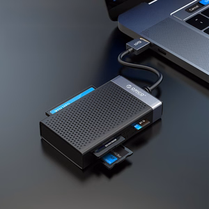 Orico CL4D-A3 atminties kortelių skaitytuvas USB-A 3.0, SD / microSD / CF / MS, 5 Gbps – juodas su sidabro spalva