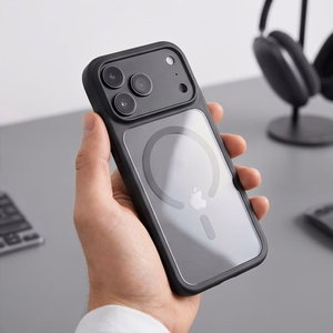 Tech-Protect MagOne CC MagSafe dėklas su 2 grūdintais stiklais, skirtas iPhone 18 Pro / 17 Pro, skaidrus juodas