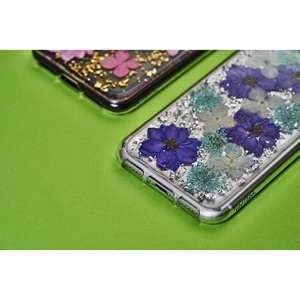 Puro Glam Hippie Chic dėklas, skirtas iPhone XR, su tikrais žaliais gėlių žiedlapiais