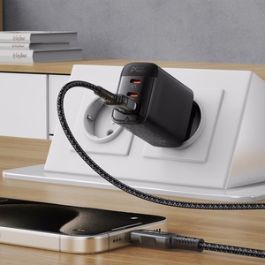 Acefast A108 GaN PD sieninis įkroviklis, 67 W, 2 × USB-C, 1 × USB-A, juodas