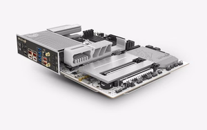 SAPPHIRE NITRO+ X870EA Phantomlink Polar