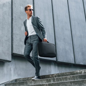 Wozinsky Premium 15,6'' nešiojamojo kompiuterio kuprinė / krepšys su dirželiu - juoda