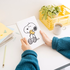 Snoopy Lazy Days A5 užrašų knygelė pliušiniu viršeliu