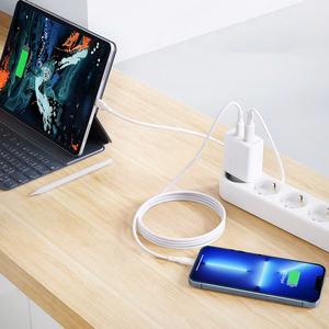 Acefast sieninis įkroviklis USB Type C / USB 20W, PPS, PD, QC 3.0, AFC, FCP baltas (A25 baltas)