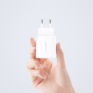 Acefast sieninis įkroviklis USB Type C / USB 20W, PPS, PD, QC 3.0, AFC, FCP baltas (A25 baltas)