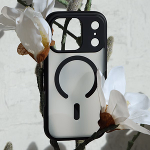 Liavec minkštas dėklas skirtas Iphone 17 Pro juodas