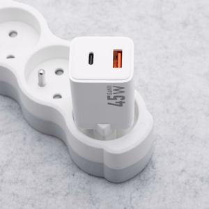 FORCELL F-ENERGY Mini GaN III VT-36 kelioninis įkroviklis su 1 x Type C + 1x USB A jungtimis, PD QC4.0 45W baltas