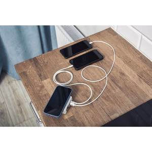 FORCELL F-ENERGY daugiafunkcis įkroviklis 15W 4in1 su USB/USB-C jungtimi, išorine baterija 8000mAh ir belaidžiu įkrovimu