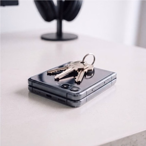 „Tech-Protect“ apsaugų rinkinys, skirtas „Samsung Galaxy Z Flip 7 / 8“: „Glass Fit+“ grūdintas stiklas, 2 vnt., ir „Hydro Flex+“ hidrogelio plėvelė, 2 vnt.