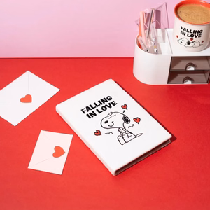 Snoopy Love Season A5 užrašų knygelė pliušiniu viršeliu