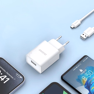 Dudao A4EU USB-A 2.1A sieninis įkroviklis - baltas + USB-A - micro USB kabelis