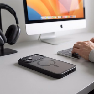 Tech-Protect MagStand MagSafe CC dėklas, skirtas iPhone 18 Pro Max / 17 Pro Max, matinis juodas