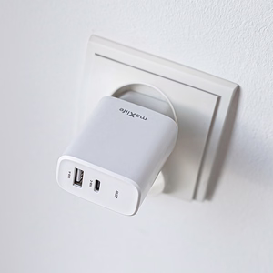 "Maxlife MXTC-10-20AC PD QC įkroviklis 1x USB-C 1x USB 20W baltas