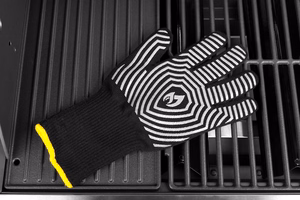 Heat-insulating grill glove