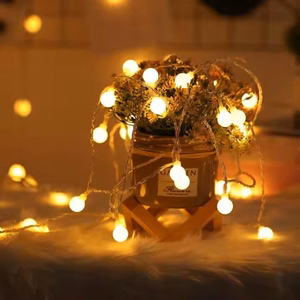 LED girlianda 1,5M (10 LED lempučių) USB balkonui, rutuliukai, šiltai balta