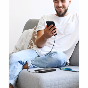 VEGER išorinė baterija 10000 mAh su įmontuotais kabeliais Micro USB / Type C / Lightning C10 (W1116) juoda