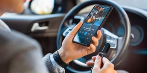 HL-CP03 belaidis CarPlay ir Android Auto adapteris