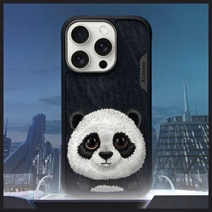 Nimmy Didelės akys augintinis 2.0 Pandos dėklas telefonui iPhone 16 Pro - juodas