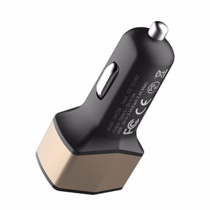 Nillkin Celerity 32 W automobilinis įkroviklis su 2 USB-A ir 1 USB-C jungtimi, aukso spalvos