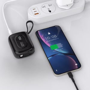 Dudao K32 22.5W 10000mAh išorinė baterija su įmontuotu USB-C / Lightning kabeliu - juoda