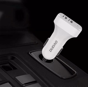 Įkroviklis automobilinis Dudao R7 (2xUSB; 2.4A) + 3in1 laidas lightning+micro+type-C baltas