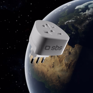 Adapteris iš IT sieninio kištuko į universalų kištuką