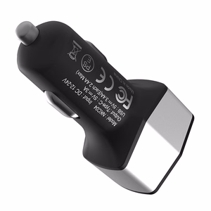 Nillkin Celerity 32 W automobilinis įkroviklis su 2 USB-A ir 1 USB-C jungtimi, sidabro spalvos