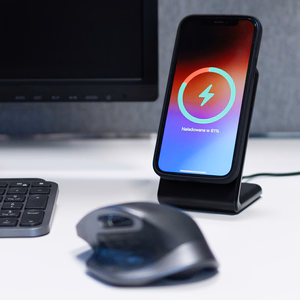Crong MagSpot Pivot Stand 3 viename belaidis įkroviklis, skirtas iPhone, Apple Watch ir AirPods, suderinamas su MagSafe, juodas