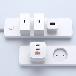 Wozinsky CGWCW 65W GaN sieninis įkroviklis USB-A / 2 x USB-C - baltas