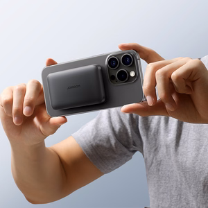 Mini magnetinė išorinė baterija Joyroom JR-W020 5000mAh USB-A USB-C 20W (juoda) + USB-C / USB-C laidas